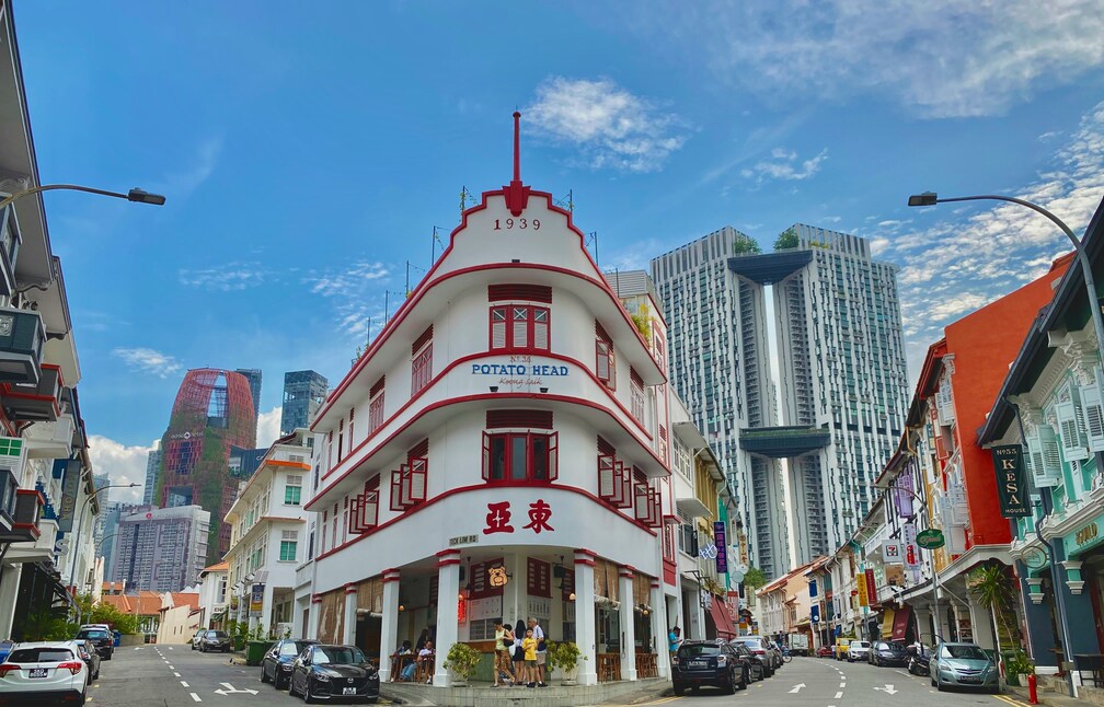 Singapore Heritage Districts : A vibrant tapestry of migration and trade reflected in heritage districts.