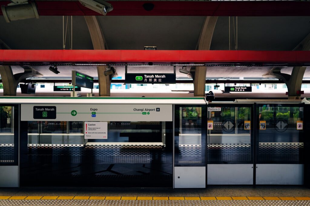 Singapore Heritage Districts : MRT ride leading to Kampong Glam’s vibrant shops and cultural streets.