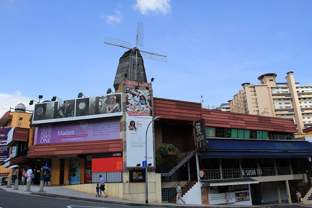Singapore Neighbourhood: Holland Village’s roots trace back to the early 20th century, where plantations, nurseries, and later British military families shaped its European-influenced charm.