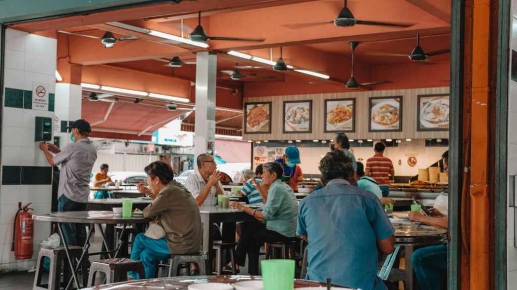 Neighbourhood Pulse SG : Taste local favourites like kaya toast and chicken rice at heritage stalls.