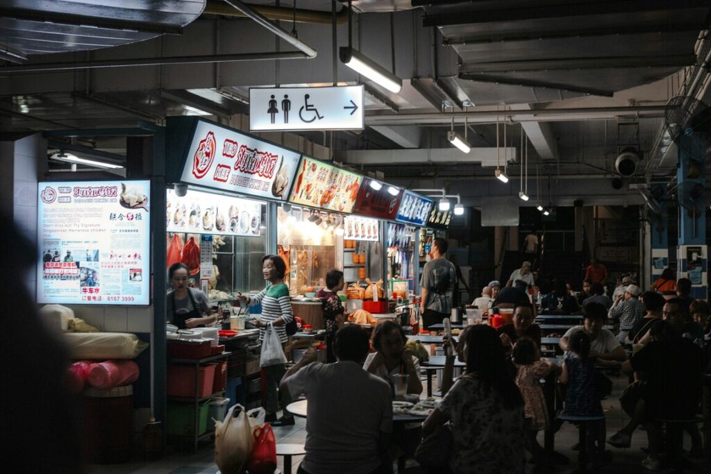 Neighbourhood Eats SG : Discover unique dishes and cultural stories in Singapore’s neighbourhoods.