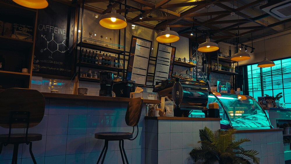 Singapore Neighbourhood : Discover hidden gems and local secrets in Holland Village’s back alleys.