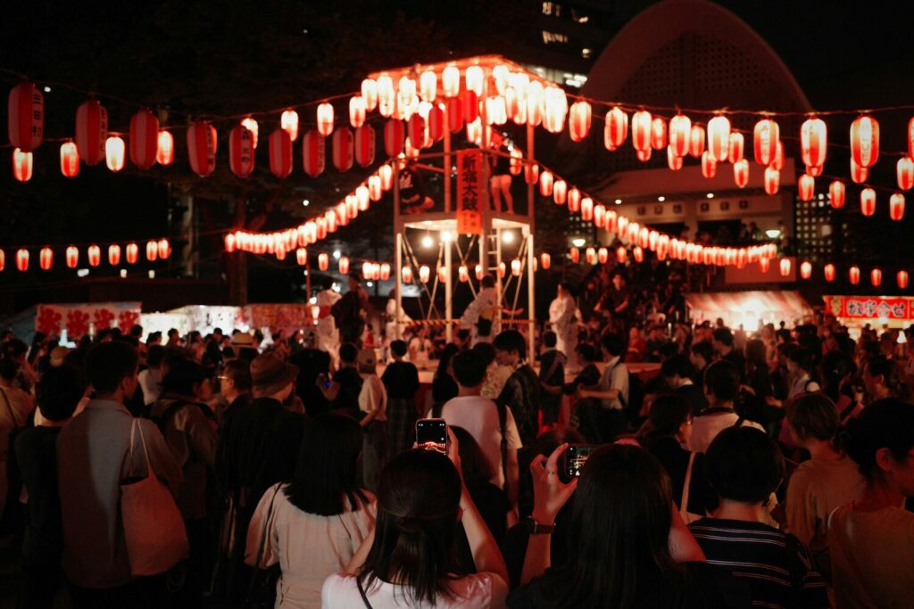 Neighbourhood Pulse SG : Discover the vibrant energy and community life across Singapore neighbourhoods.