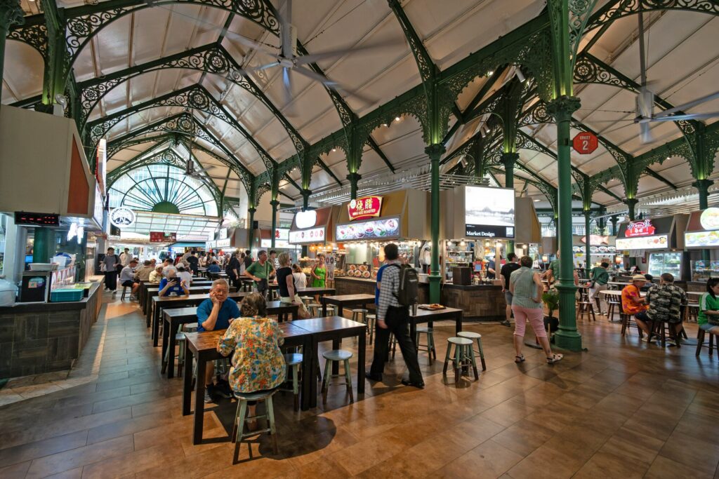 Neighbourhood in SG : Celebrating the community spirit through neighbourhood eats and local flavours.