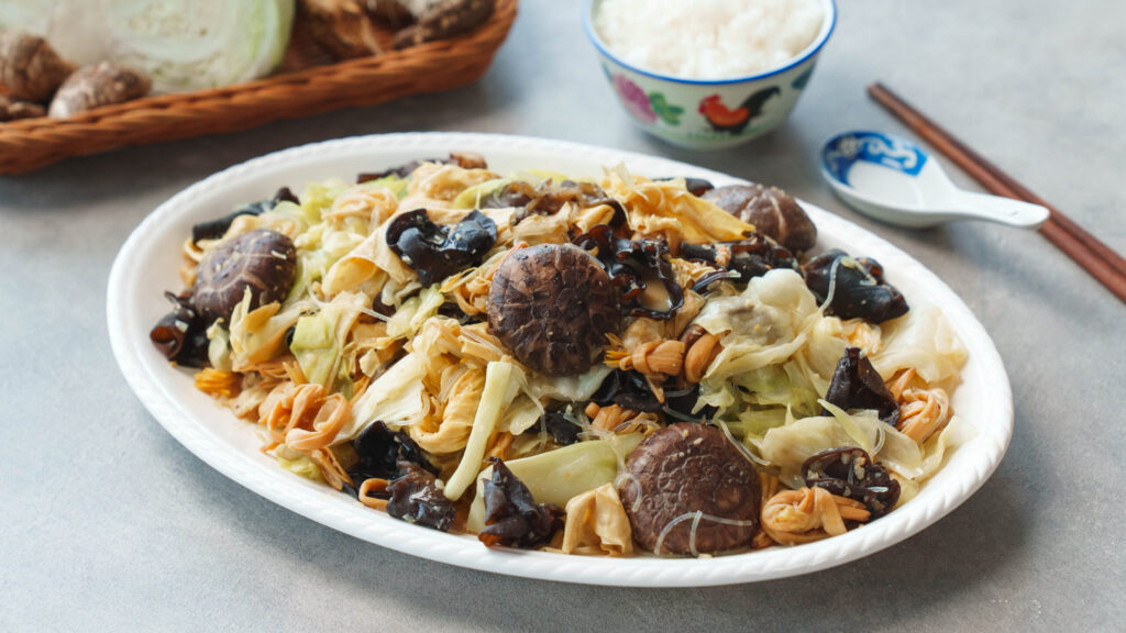 Peranakan Food Heritage SG : A bowl of chap chye featuring cabbage, mushrooms, and bean curd