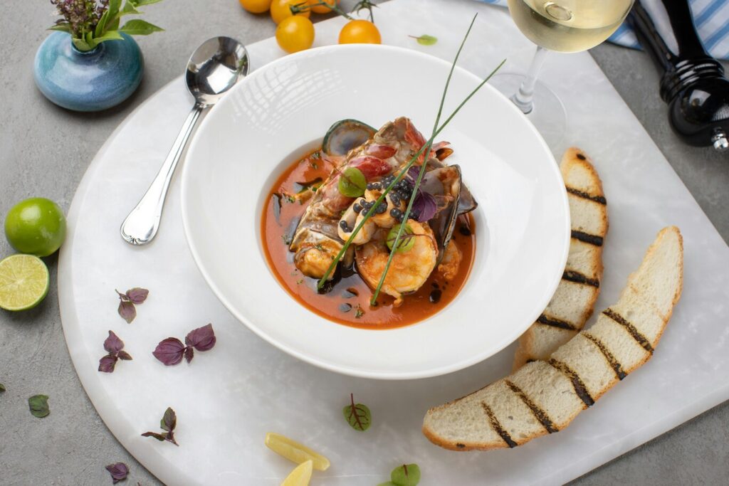 Singapore Food Culture : Culinary innovation bridging heritage and modern gastronomy