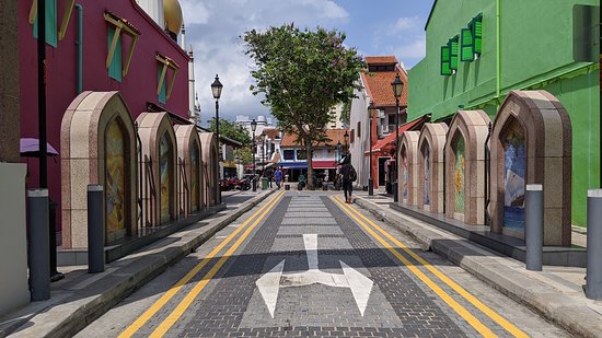 Malay Traditions in SG : Muscat Street connecting Sultan Mosque and Malay Heritage Centre