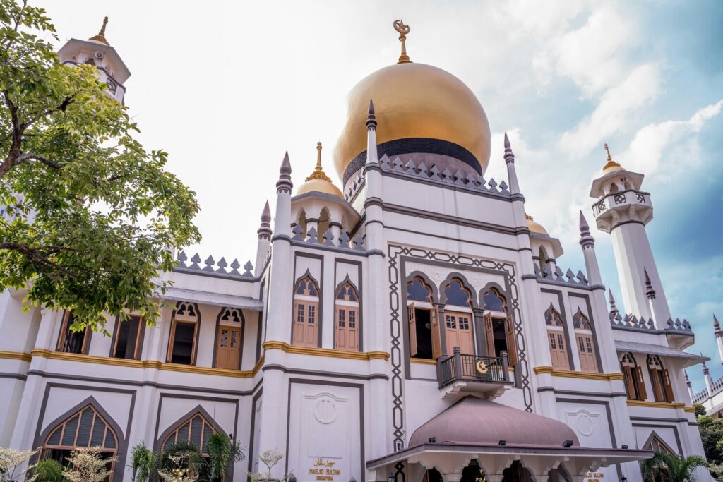 Malay Traditions in SG : Iconic architecture of Sultan Mosque in Singapore